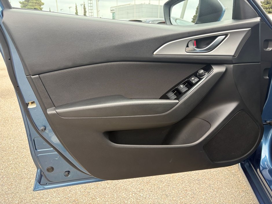 2017 Mazda 3 GS at-17