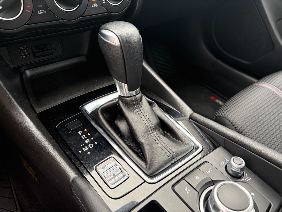 2017 Mazda 3 GS at-22
