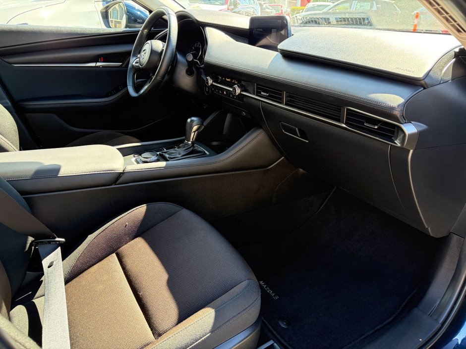 2021 Mazda 3 GS at-12