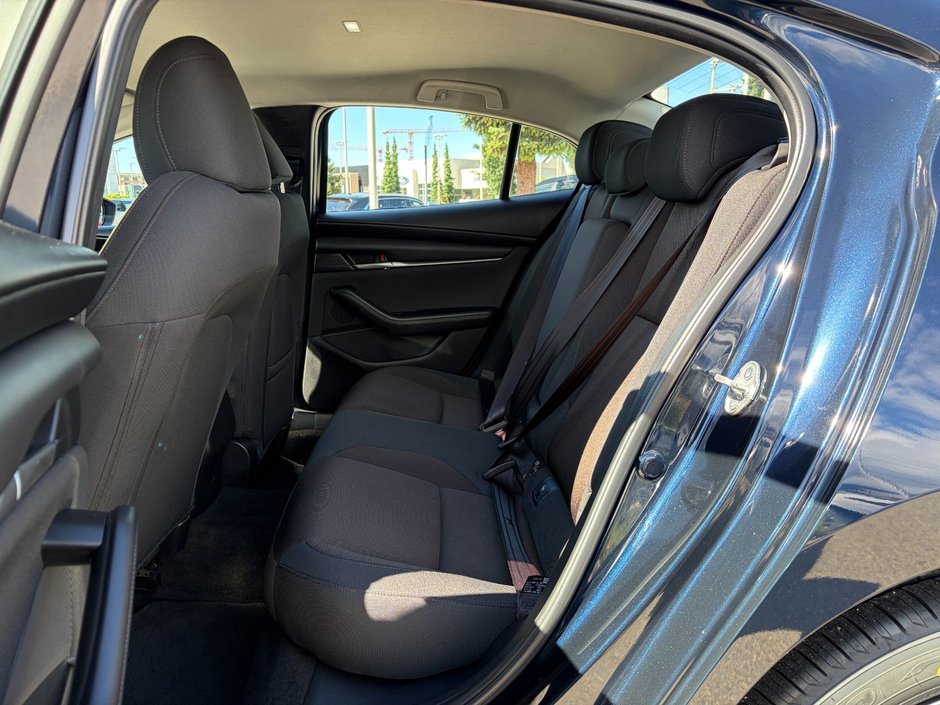 2021 Mazda 3 GS at-10