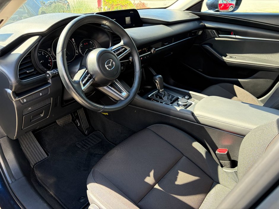 2021 Mazda 3 GS at-13