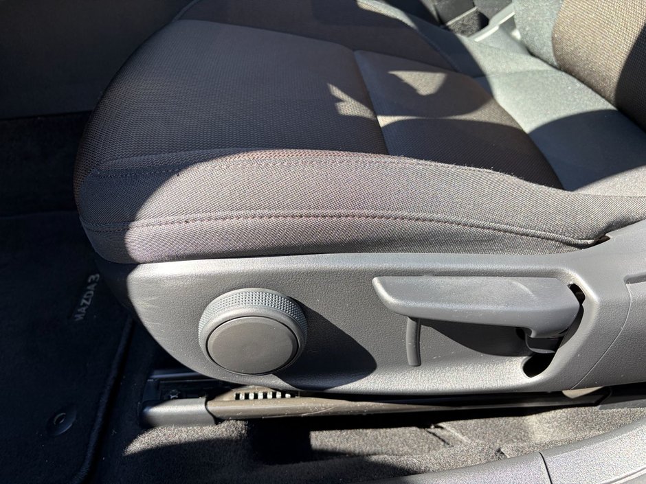 2021 Mazda 3 GS at-16