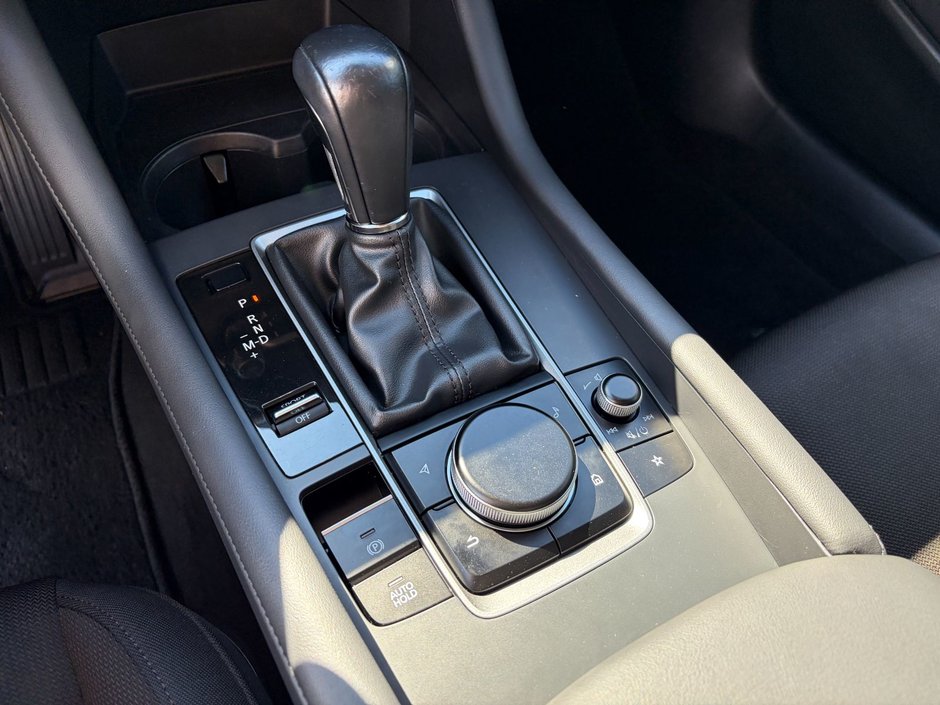2021 Mazda 3 GS at-22