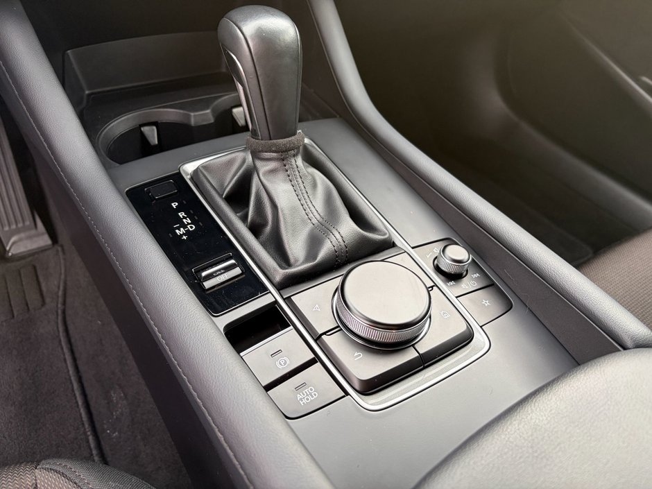 2022 Mazda 3 GS at AWD-16