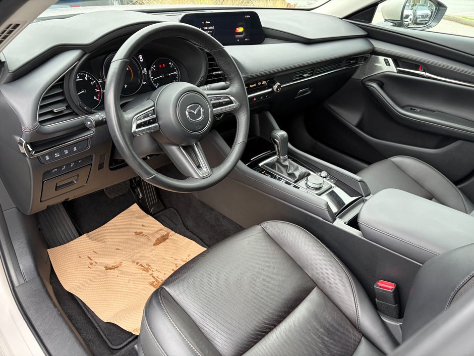 2023 Mazda 3 GT at-9