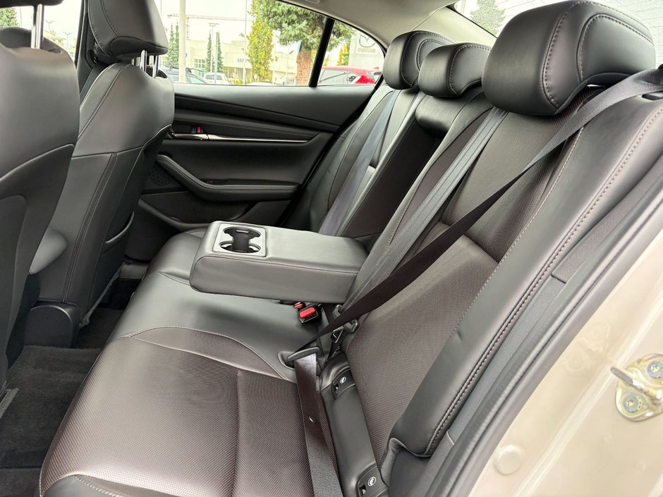 2023 Mazda 3 GT at-7