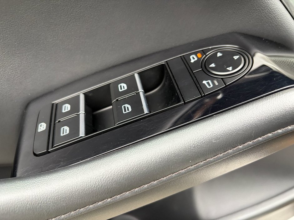 2023 Mazda 3 GT at-12