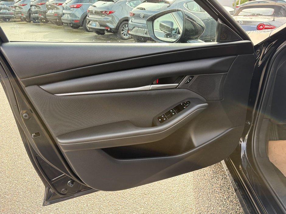 2024 Mazda 3 GX Auto FWD-17