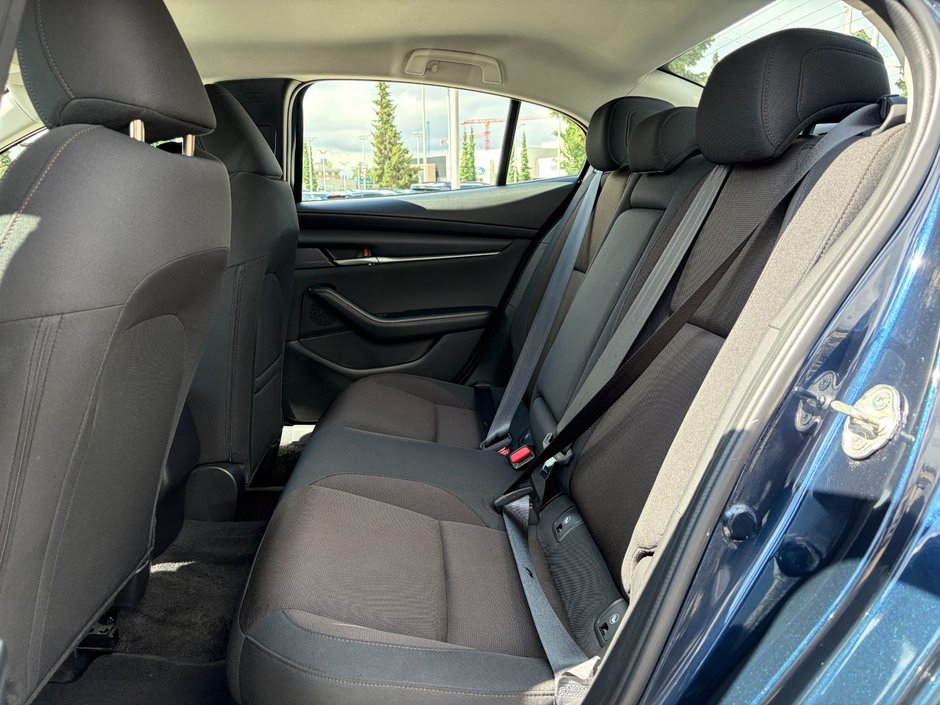 2024 Mazda 3 GS Auto FWD-12