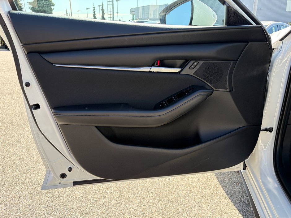 2025 Mazda 3 GS at-14