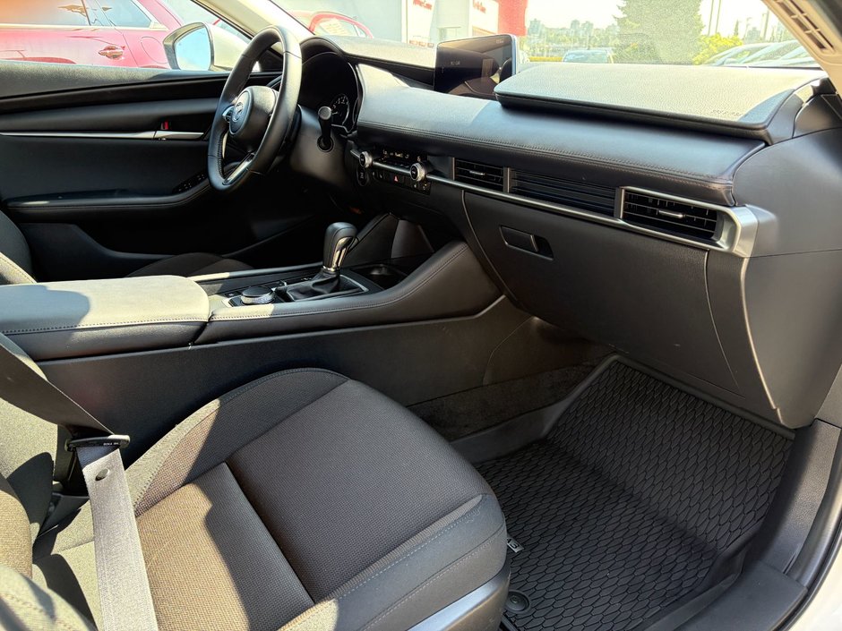 2025 Mazda 3 GS at-11