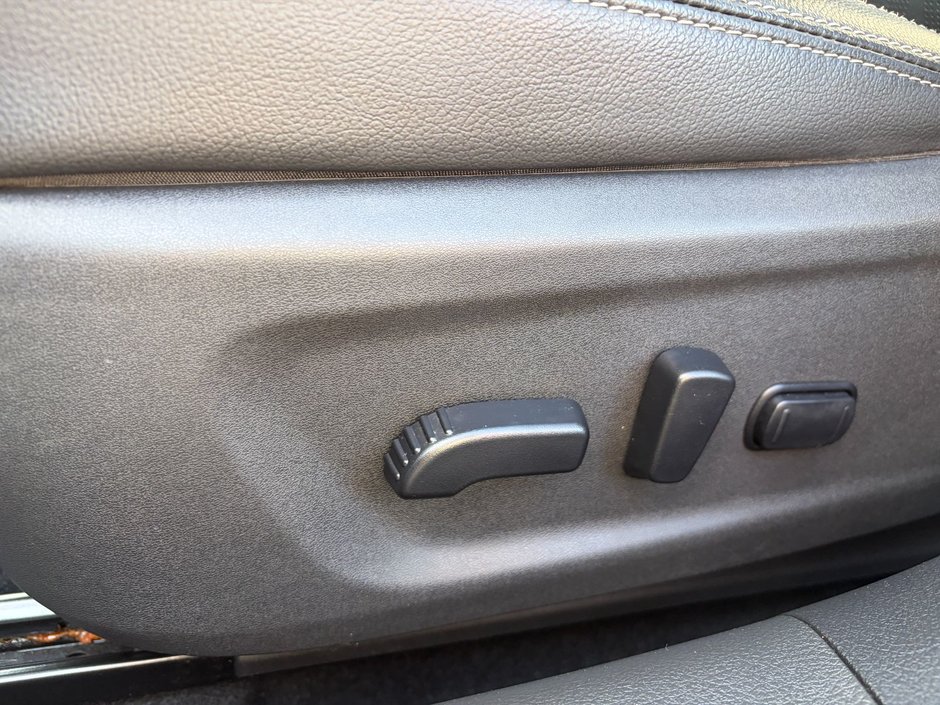 2019 Nissan Altima Sedan 2.5 Platinum CVT-11