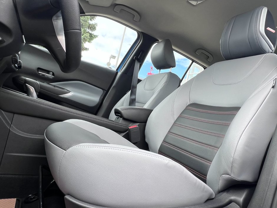 2023 Nissan Kicks SR CVT-13