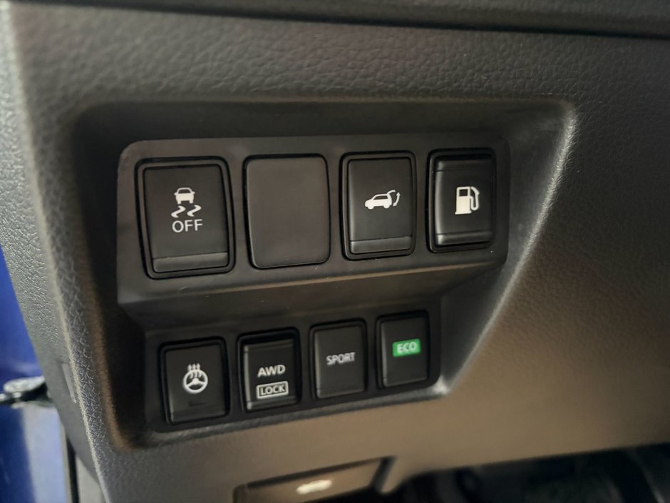 2018 Nissan Rogue SV AWD CVT-16