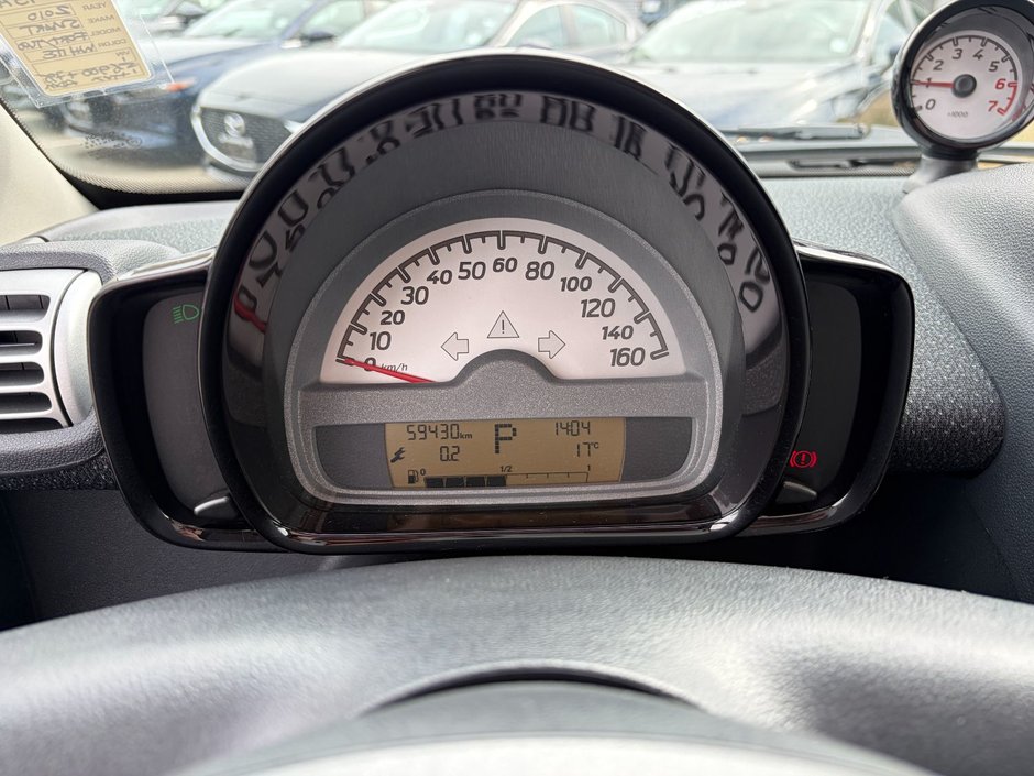 2010 smart fortwo Passion-17