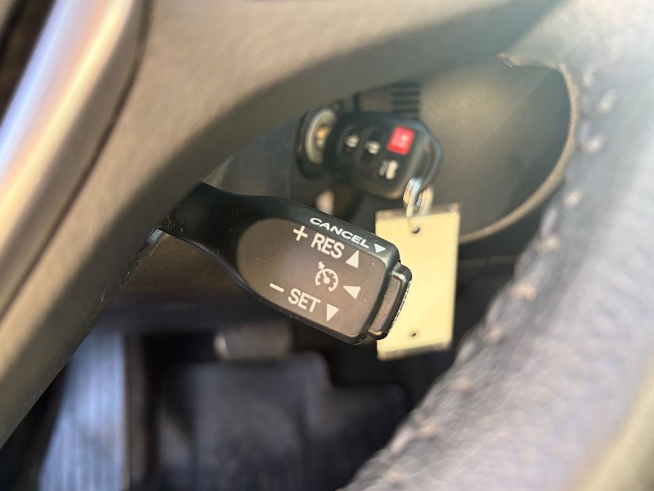 2015 Toyota Corolla 4-door Sedan S CVTi-S-26
