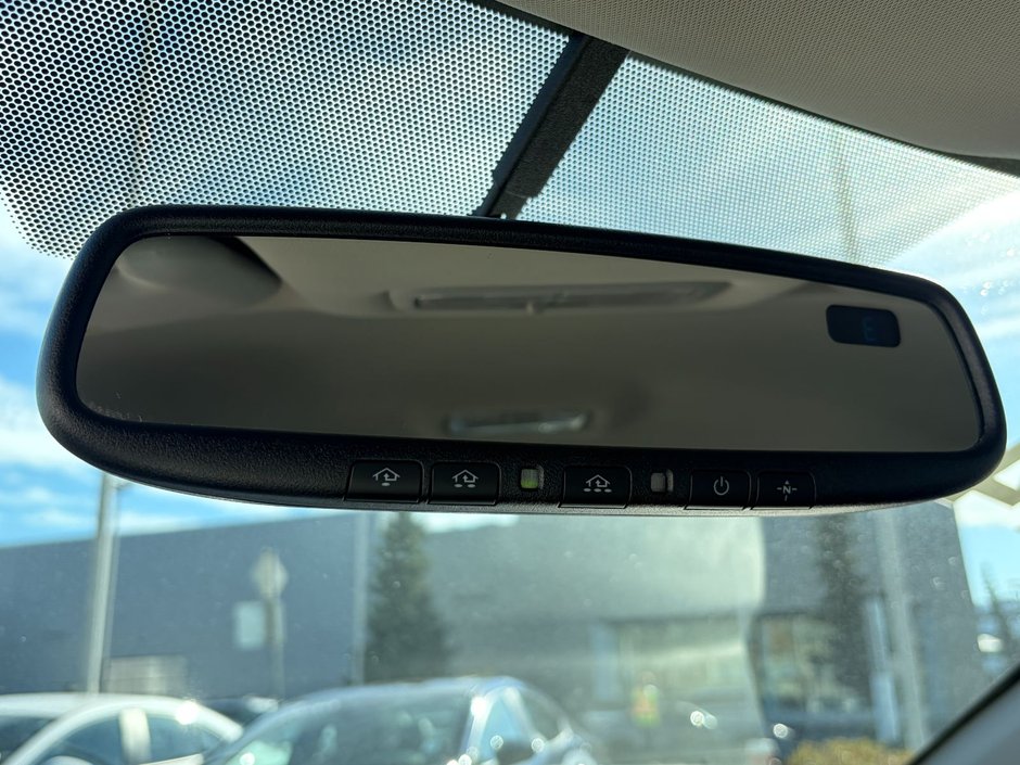 2015 Toyota Corolla 4-door Sedan S CVTi-S-32