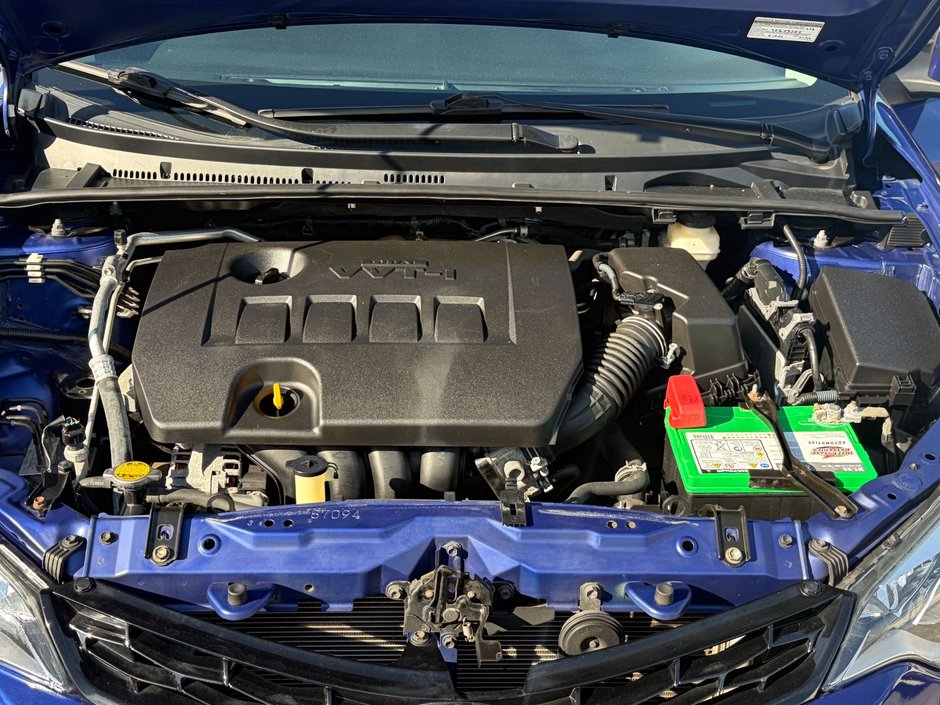 2015 Toyota Corolla 4-door Sedan S CVTi-S-33