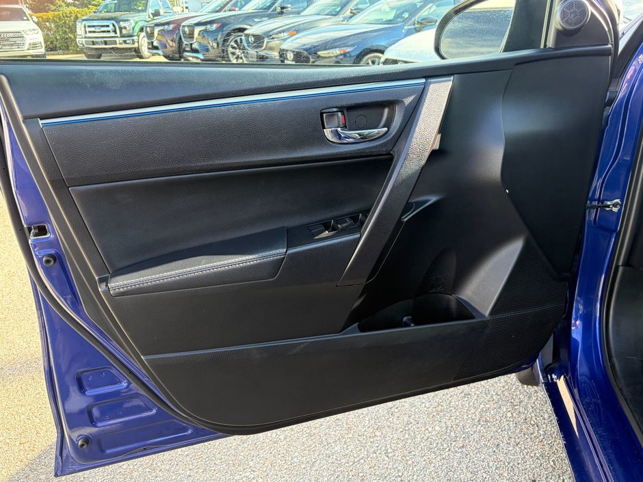 2015 Toyota Corolla 4-door Sedan S CVTi-S-15