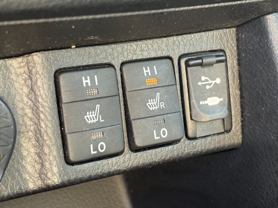 2015 Toyota Corolla 4-door Sedan S CVTi-S-29