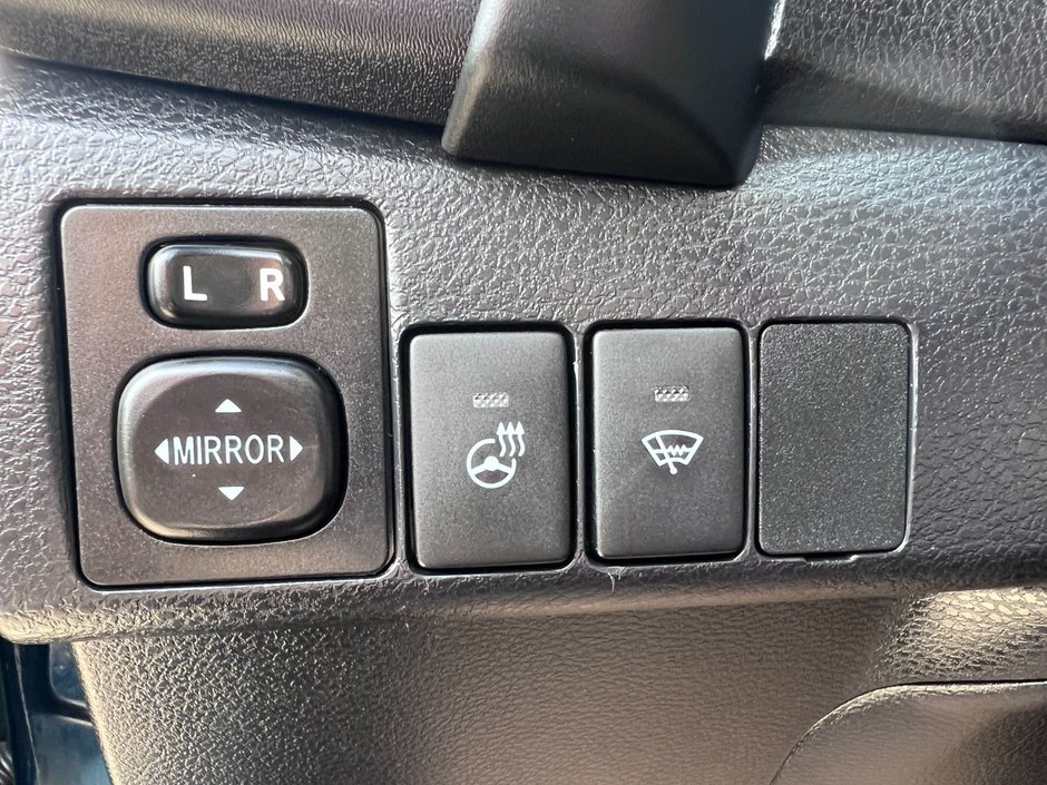 2017 Toyota Corolla 4-door Sedan LE CVTi-S-13