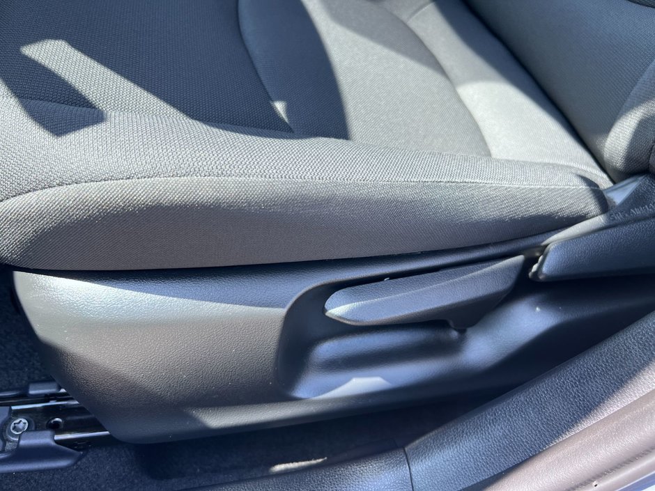 2022 Toyota Corolla LE CVT-13