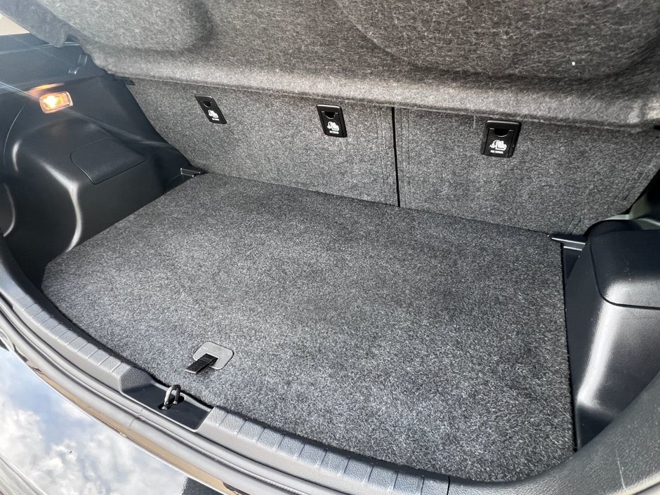 2018 Toyota Yaris 5 Dr LE Htbk 5M-7