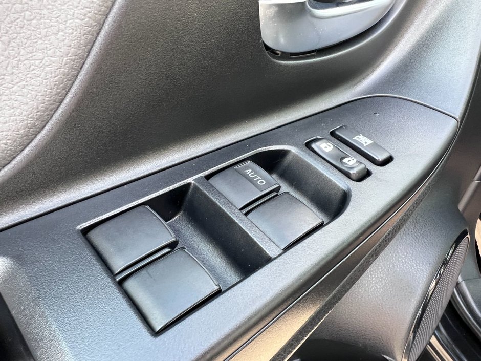 2018 Toyota Yaris 5 Dr LE Htbk 5M-11