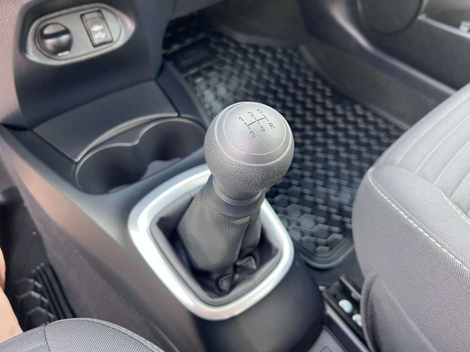 2018 Toyota Yaris 5 Dr LE Htbk 5M-15