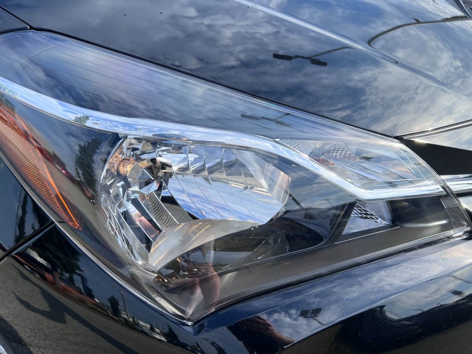 2018 Toyota Yaris 5 Dr LE Htbk 5M-2
