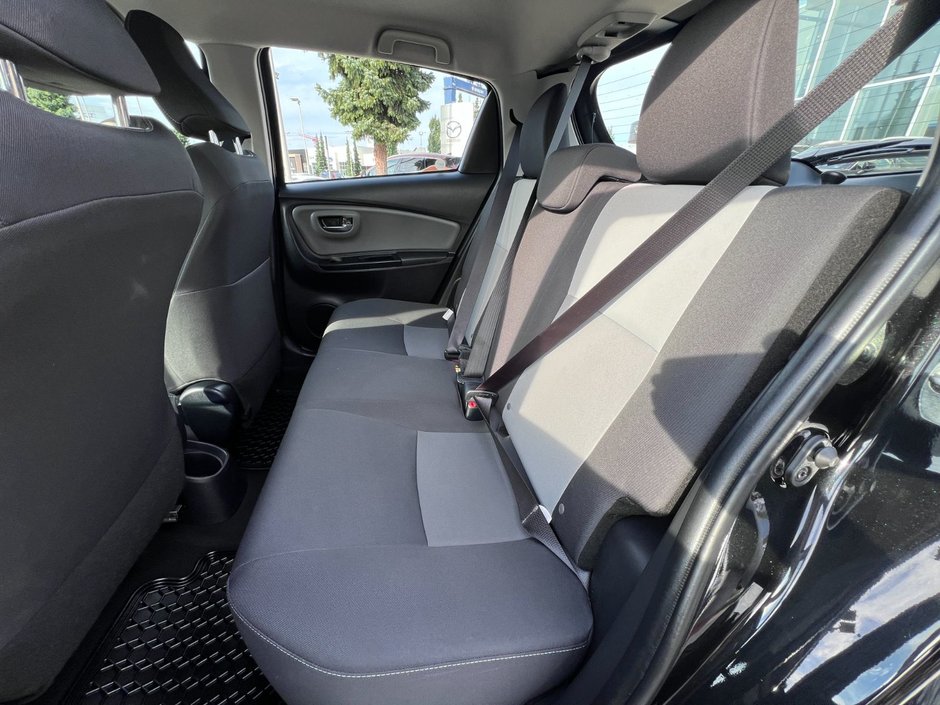 2018 Toyota Yaris 5 Dr LE Htbk 5M-8