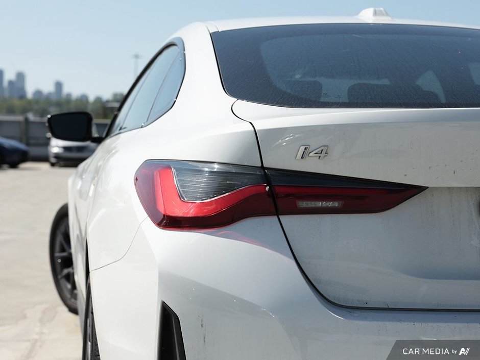 2023 BMW I4 EDrive35-26