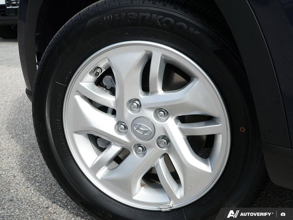 2025 Hyundai Venue PREFERRED // NO ACCIDENTS-18