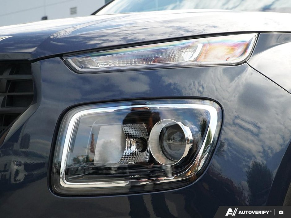 2025 Hyundai Venue PREFERRED // NO ACCIDENTS-22
