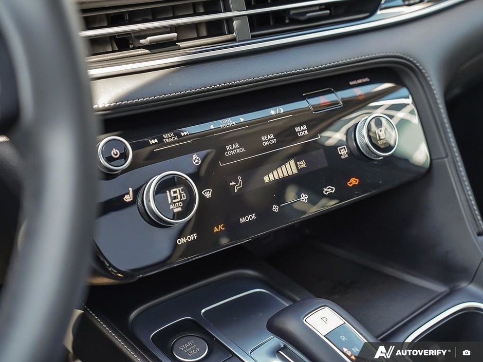 2024 Infiniti QX60 LUXE // NO ACCIDENTS-12