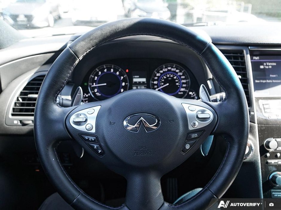 2017 Infiniti QX70 S MODEL // SUPER CLEAN CAR-9