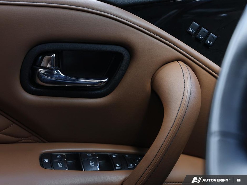 2022 Infiniti QX80 PROACTIVE // 7 PASSENGER-9