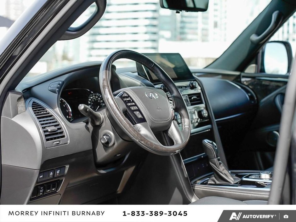 2023 Infiniti QX80 PROACTIVE // 8 PASSENGER-28