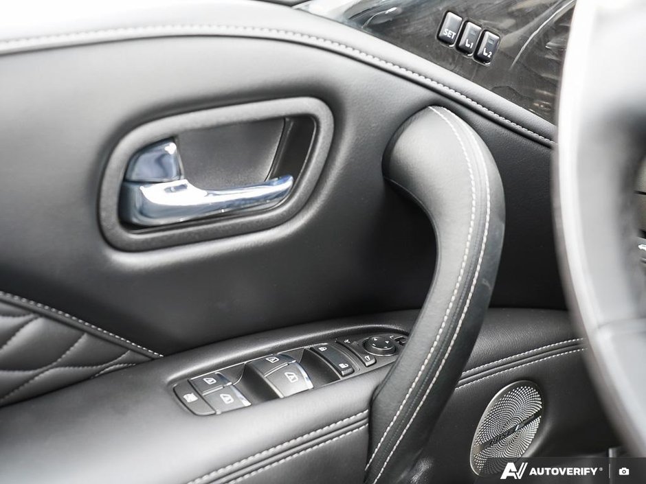 2024 Infiniti QX80 LUXE // 8 PASSENGER-9