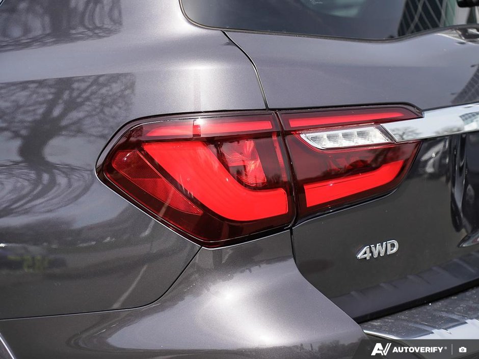 2024 Infiniti QX80 LUXE // 8 PASSENGER-26