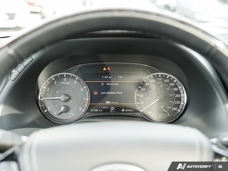 2024 Infiniti QX80 LUXE // 8 PASSENGER-7