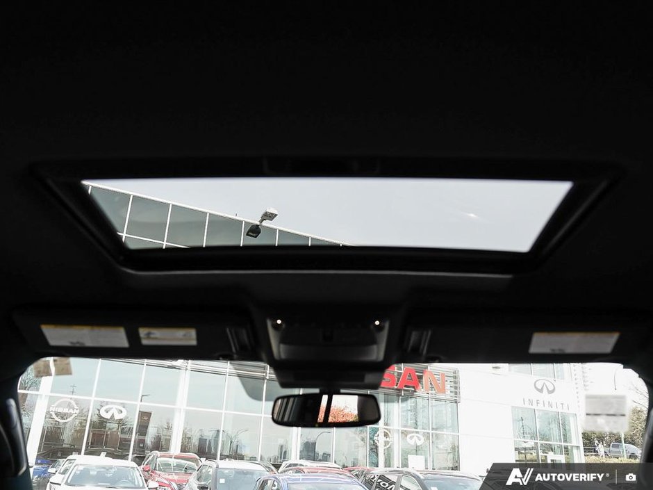 2024 Infiniti QX80 LUXE // 8 PASSENGER-18