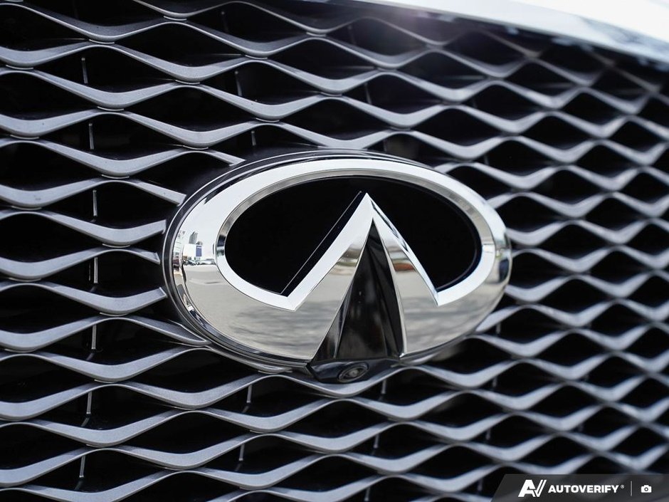 2024 Infiniti QX80 LUXE // 8 PASSENGER-23