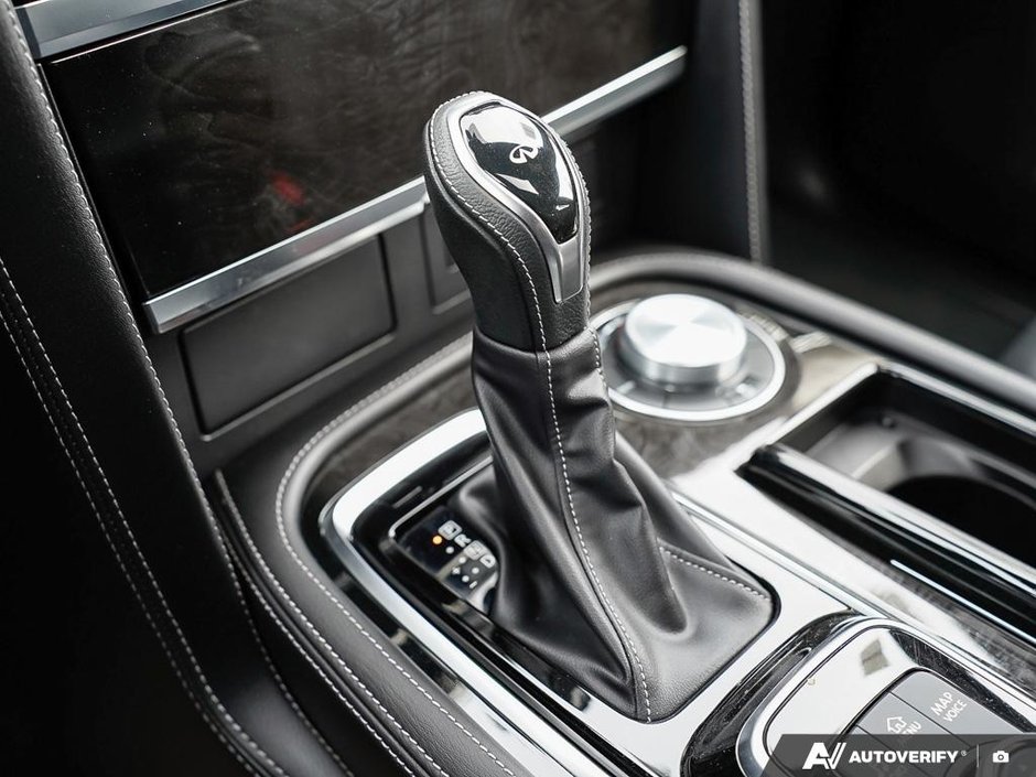 2024 Infiniti QX80 LUXE // 8 PASSENGER-11