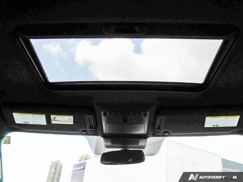 2024 Infiniti QX80 LUXE // ULTRA LOW KMS-18