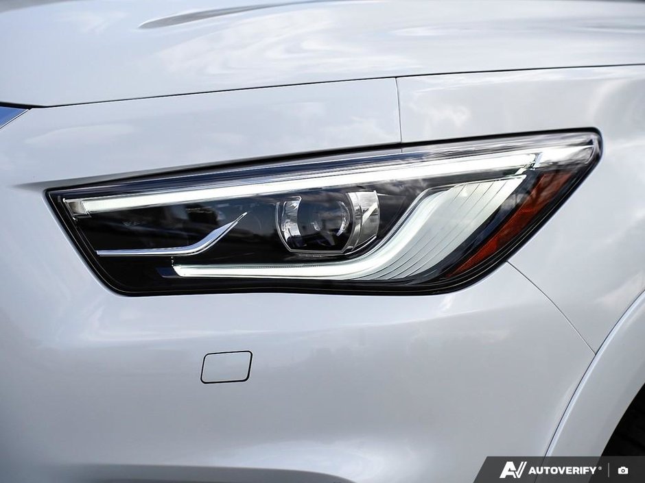 2024 Infiniti QX80 LUXE // ULTRA LOW KMS-24