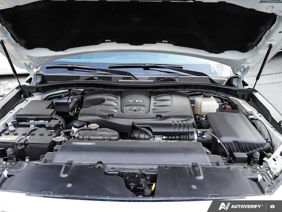 2024 Infiniti QX80 LUXE // ULTRA LOW KMS-22