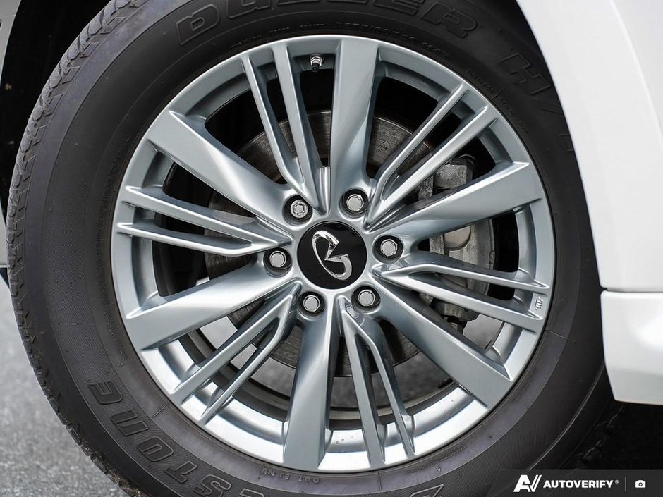 2024 Infiniti QX80 LUXE // ULTRA LOW KMS-20