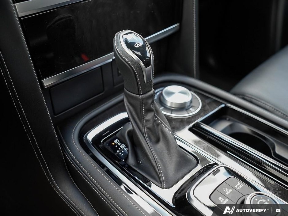 2024 Infiniti QX80 LUXE // ULTRA LOW KMS-11