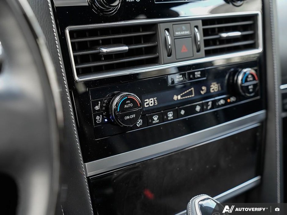 2024 Infiniti QX80 LUXE // ULTRA LOW KMS-12